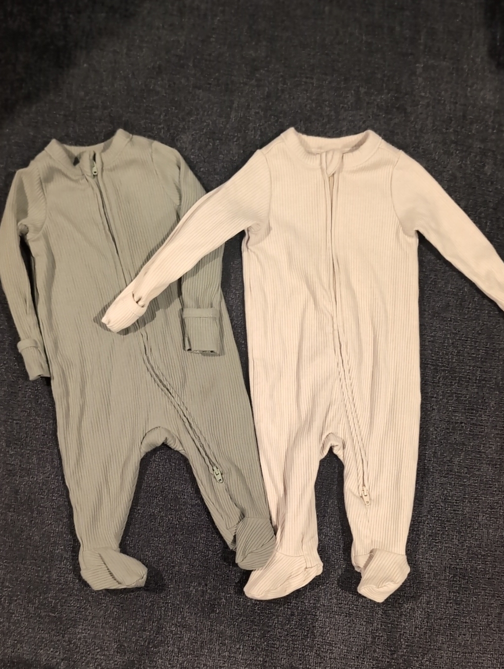 Ribbed 2-way Zip Sleepers in Sage and Cream